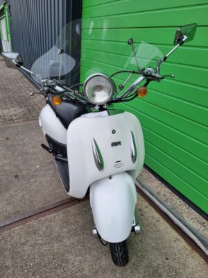 MPI Elektrische Retro Scooter - wit - Afbeelding 2